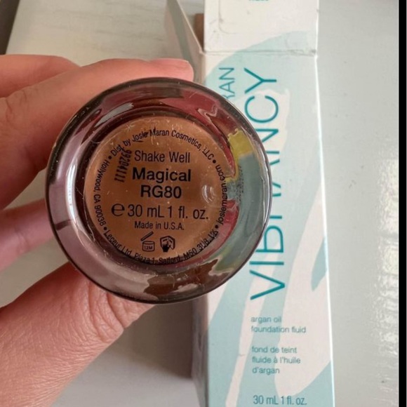 SOLD -Becca foundation, Joise Maran foundation and Laura Mercier Highlighter - Picture 7 of 9